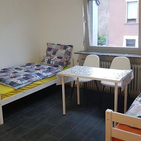 Handwerker Unterkunft Monteurzimmer Mit Gemeinschaftsbad In Brebach Saarbruecken Exterior photo