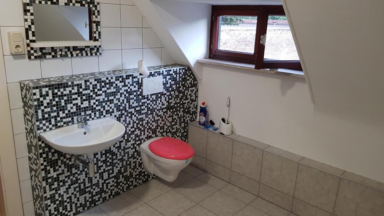 Handwerker Unterkunft Monteurzimmer Mit Gemeinschaftsbad In Brebach Saarbruecken Exterior photo